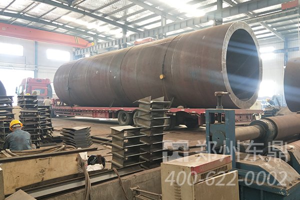 環(huán)保煤泥烘干機(jī)設(shè)備裝車發(fā)貨現(xiàn)場(chǎng)