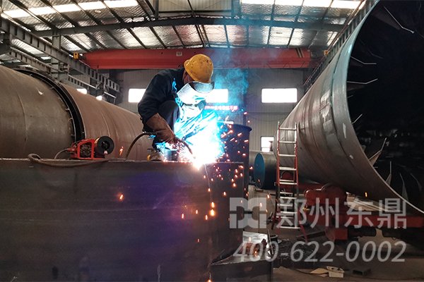 東鼎污泥烘干機(jī)廠家車間制造現(xiàn)場